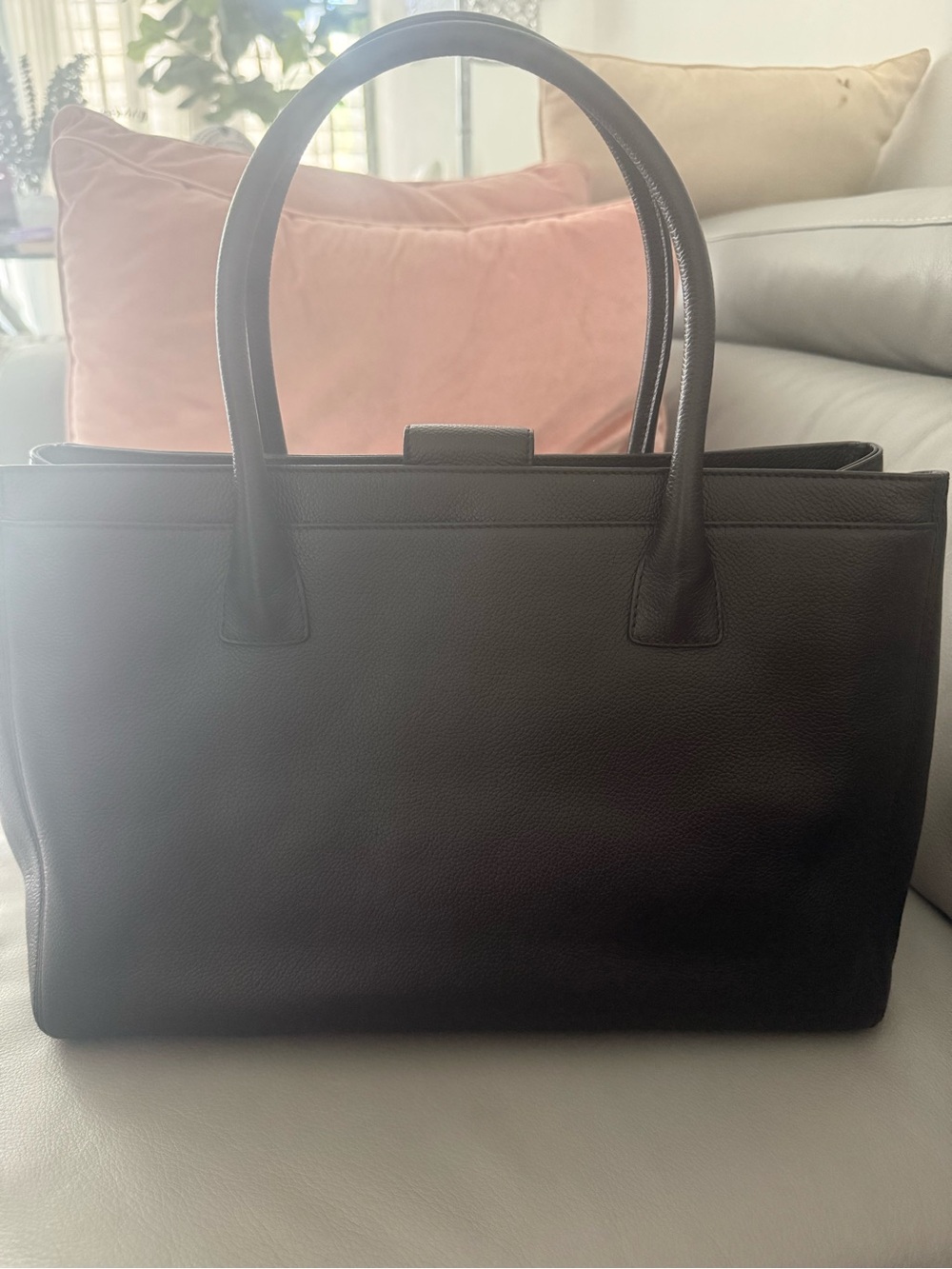 CHANEL Black Leather Tote with Gold CC Turnlock - Picture 2 of 10